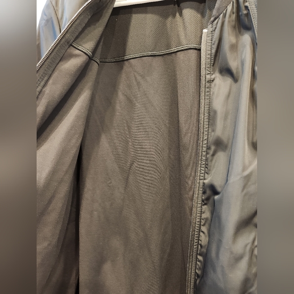 Athleta Wayfarer Bomber Jacket, Black, Size US M Tall - Picture 3 of 9